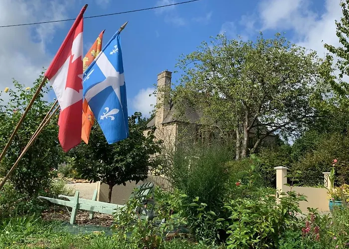 Le Petit Manoir Bed & Breakfast