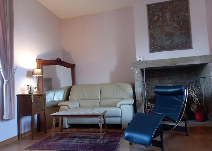 Le Petit Manoir Bed & Breakfast