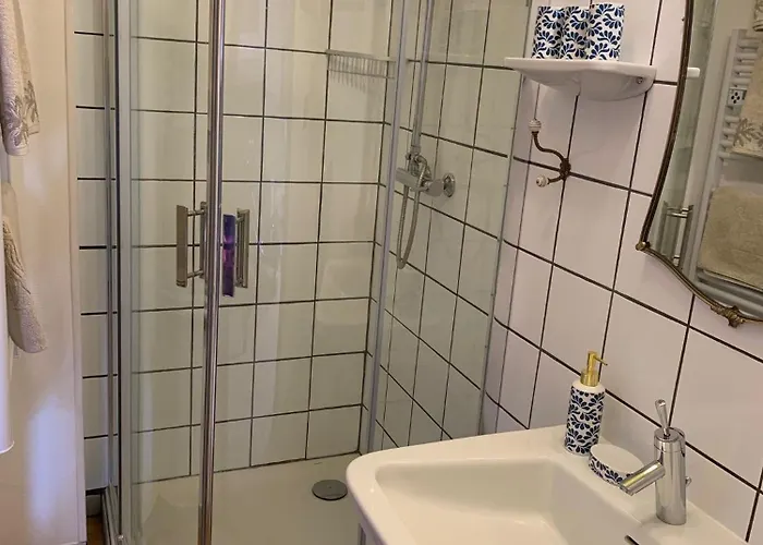 Le Petit Manoir Bed & Breakfast 3*