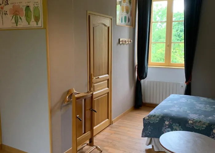 Le Petit Manoir Bed & Breakfast 3*